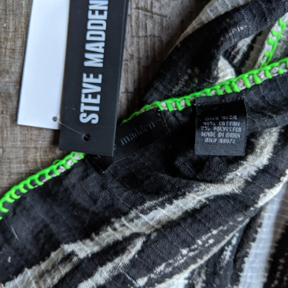 STEVE MADDEN Tie Dye Green Trim Scarf Wrap
